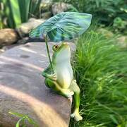 hasthip-resin-frog-statue-garden-decor